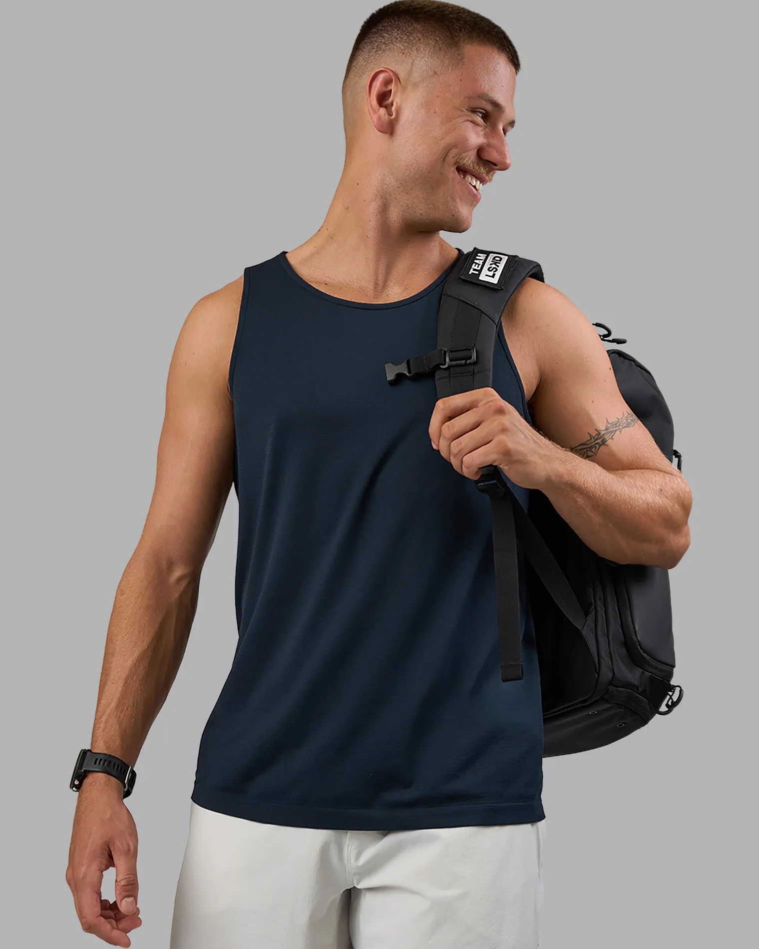 aeroflx-seamless-tank-bJDPvsEq-5.webp Sale LSKD AeroFLX+ Seamless Tank Navy/Navy