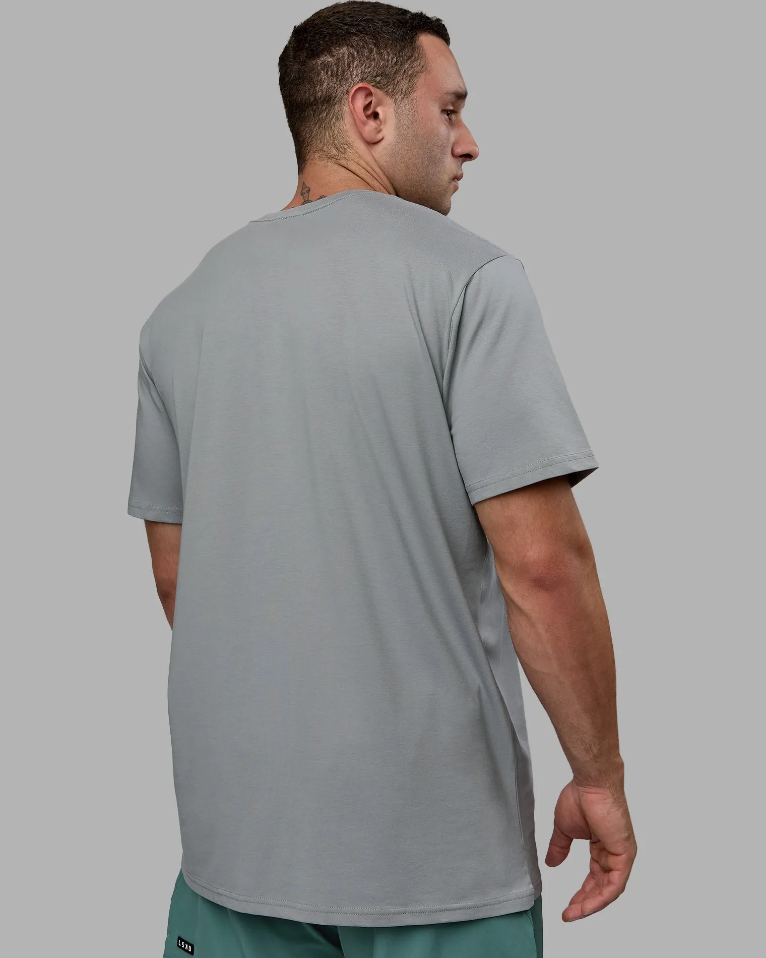 base-flxcotton-tee-VPpwSKqg-3.webp Fashion LSKD Base FLXCotton Tee Circular Grey