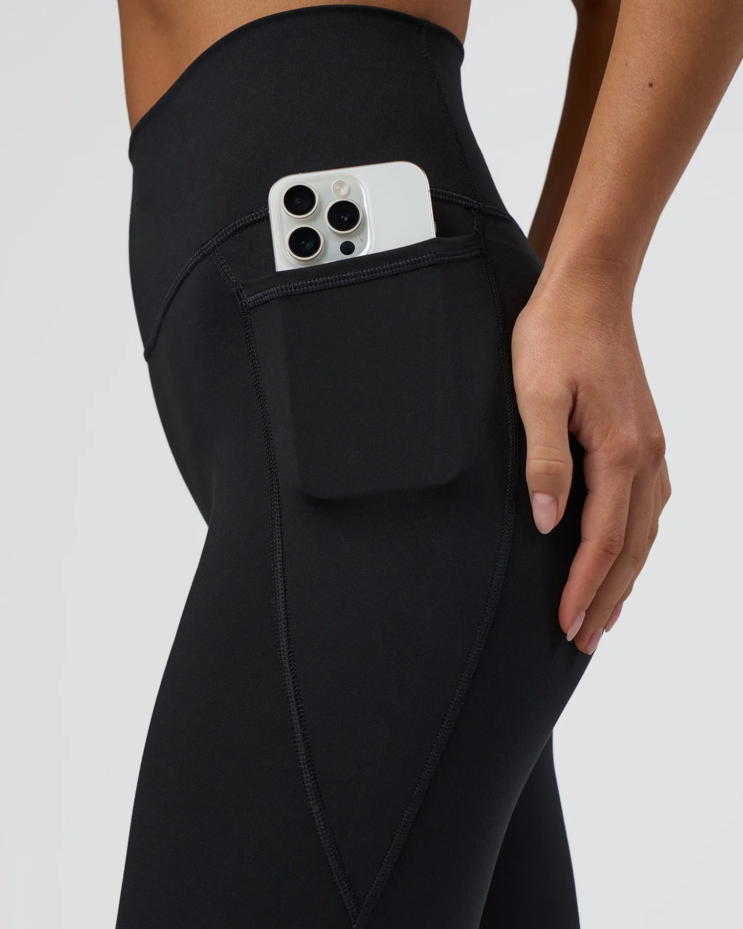 fusion-ultra-high-rise-34-legg-ITCdxcFY-4.webp Outlet LSKD Fusion Ultra High-Rise 3/4 Legging Pockets Black