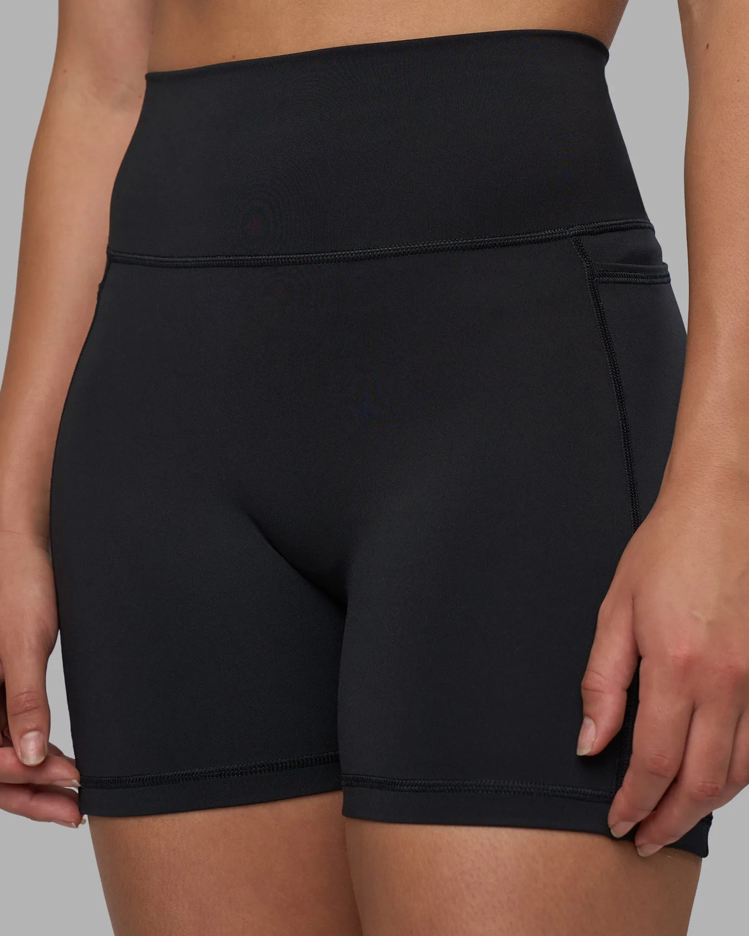 fusion-v-contour-ultra-high-ri-jEBCzzlL-6.webp Sale LSKD Fusion V-Contour Ultra High-Rise 4” Short Pockets Black