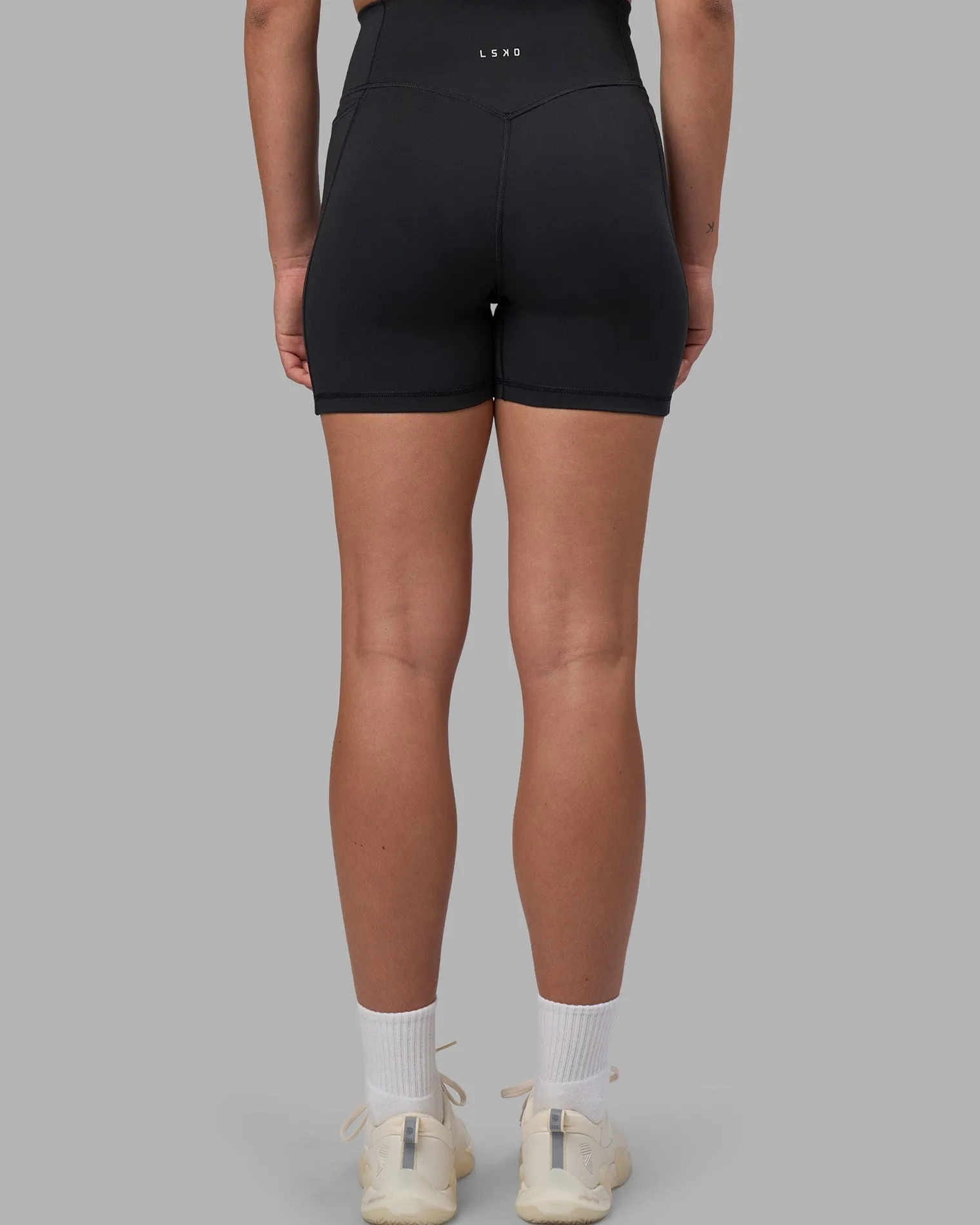 fusion-v-contour-ultra-high-ri-jEBCzzlL-7.webp Sale LSKD Fusion V-Contour Ultra High-Rise 4” Short Pockets Black