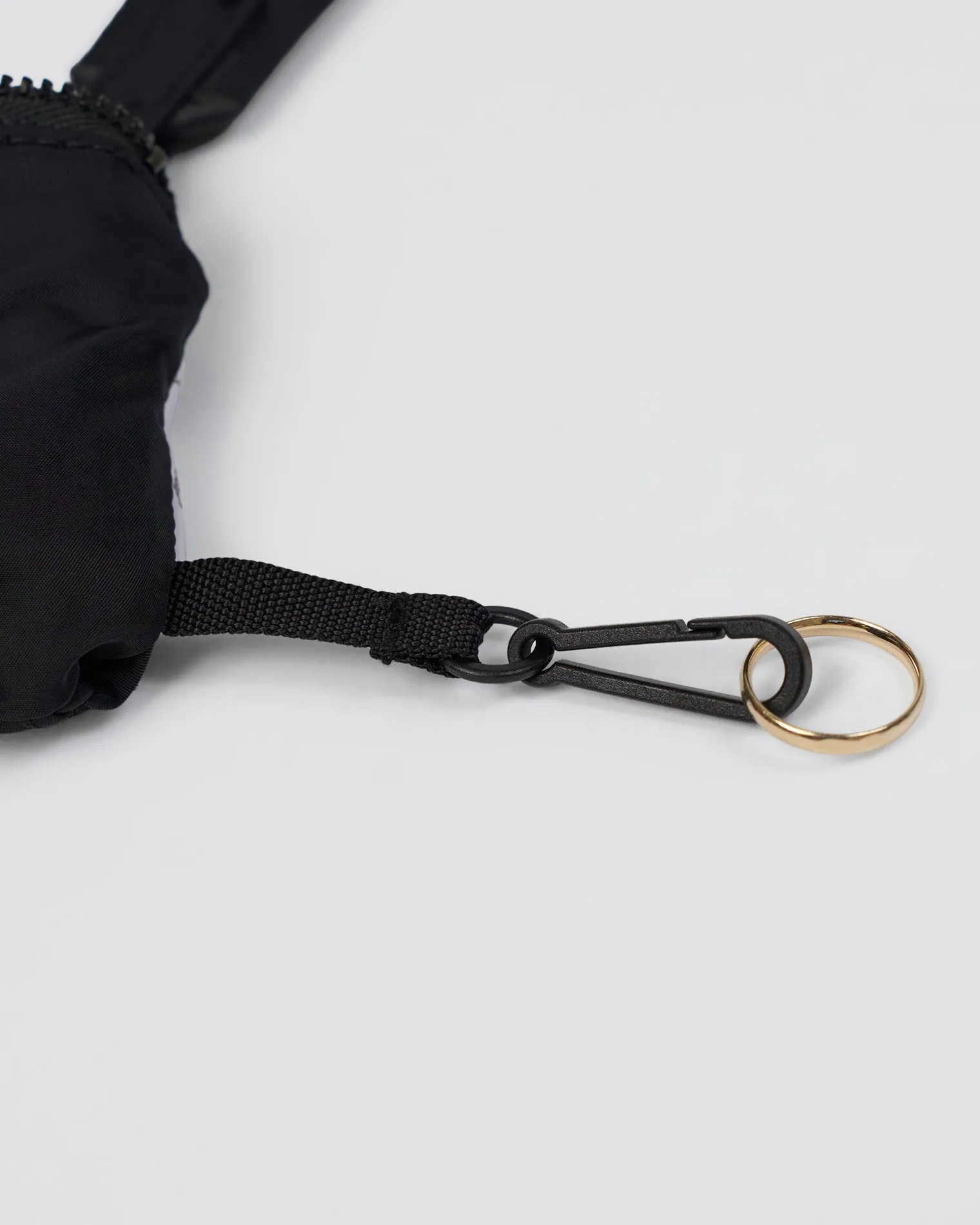 go-to-wristlet-pouch-JnlczaAY-2.webp Hot LSKD Go-To Wristlet Pouch Black