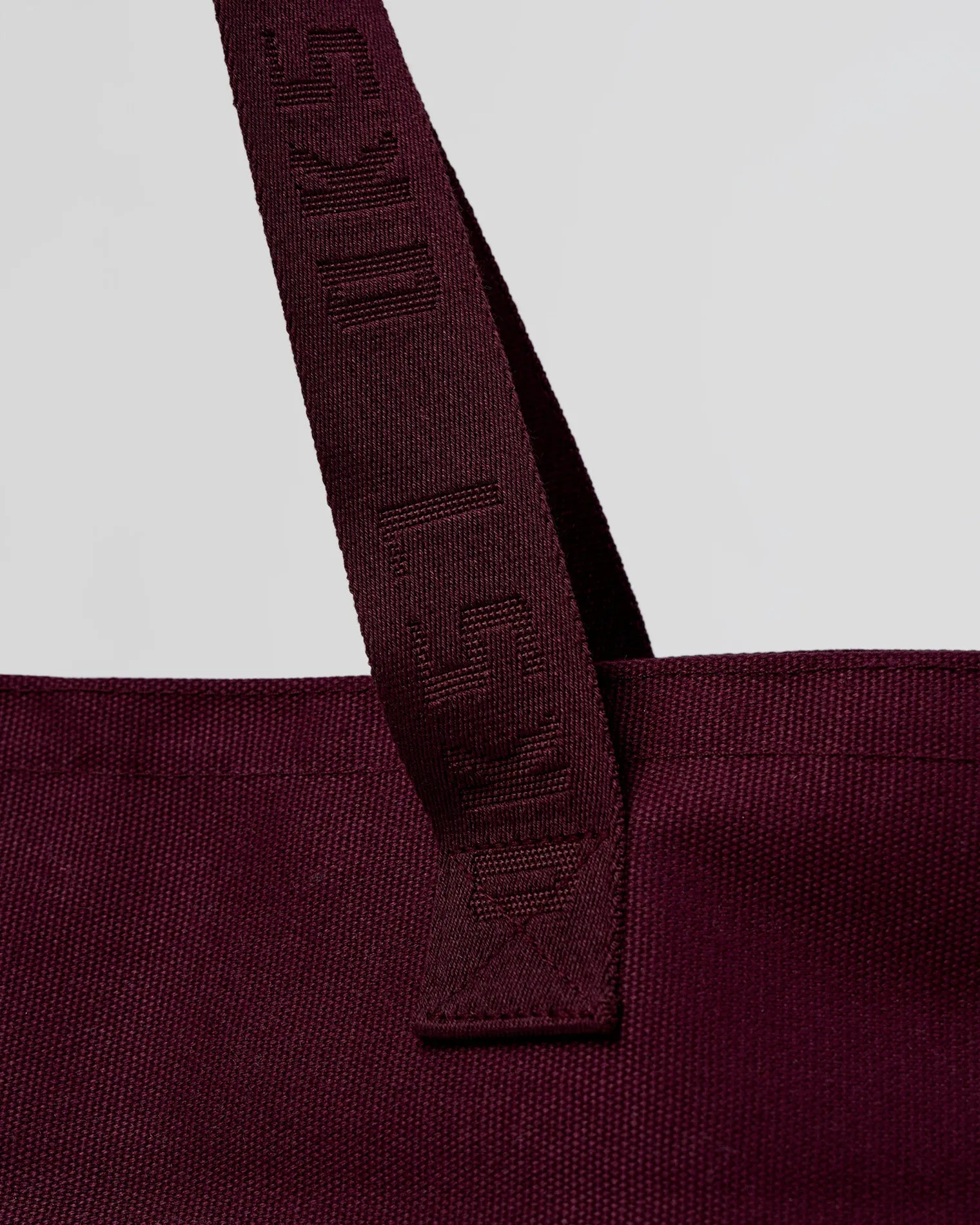 hold-it-all-canvas-tote-bEvYCYRR-2.webp Discount LSKD Hold It All Canvas Tote Cherry Lacquer