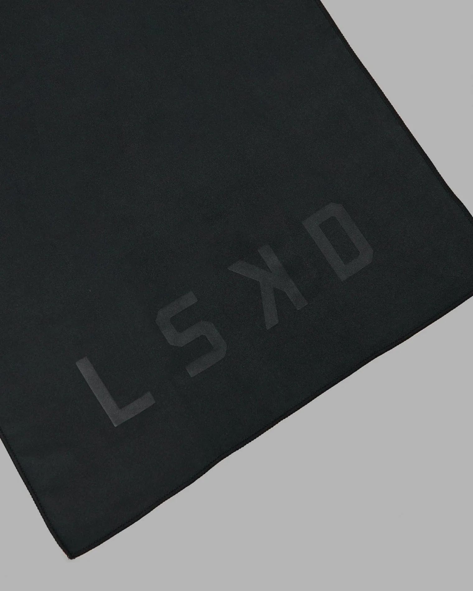 perform-microfibre-lightweight-dvaTgYwm-2.webp New LSKD Perform Microfibre Lightweight Towel Medium Black
