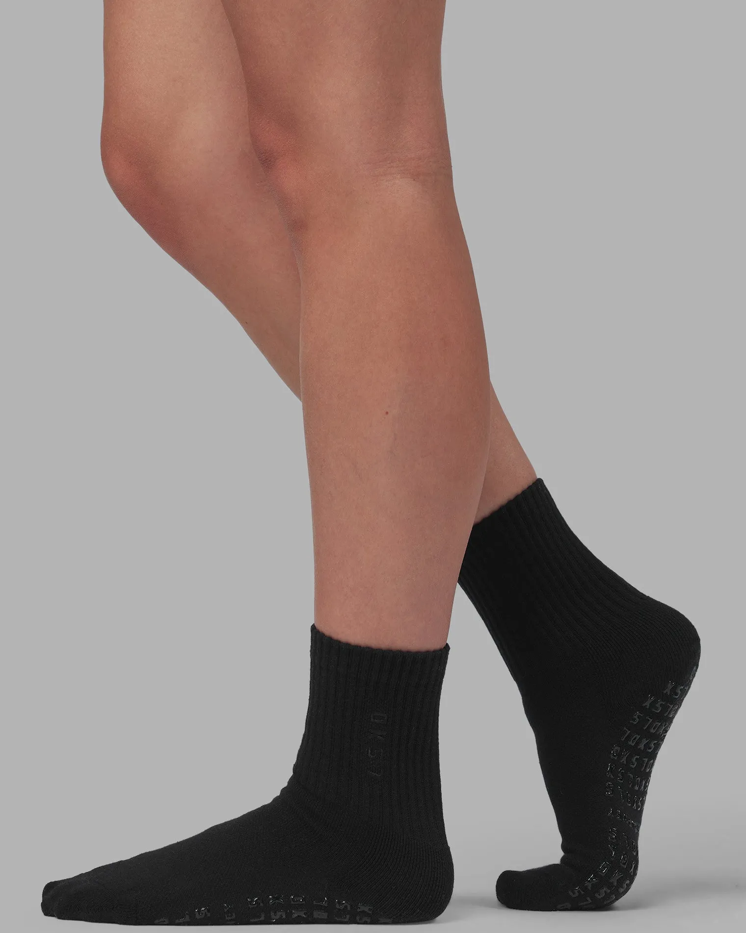signal-pilates-crew-grip-socks-DCUYSojp-1.webp Fashion LSKD Signal Pilates Crew Grip Socks 2.0 Black Black