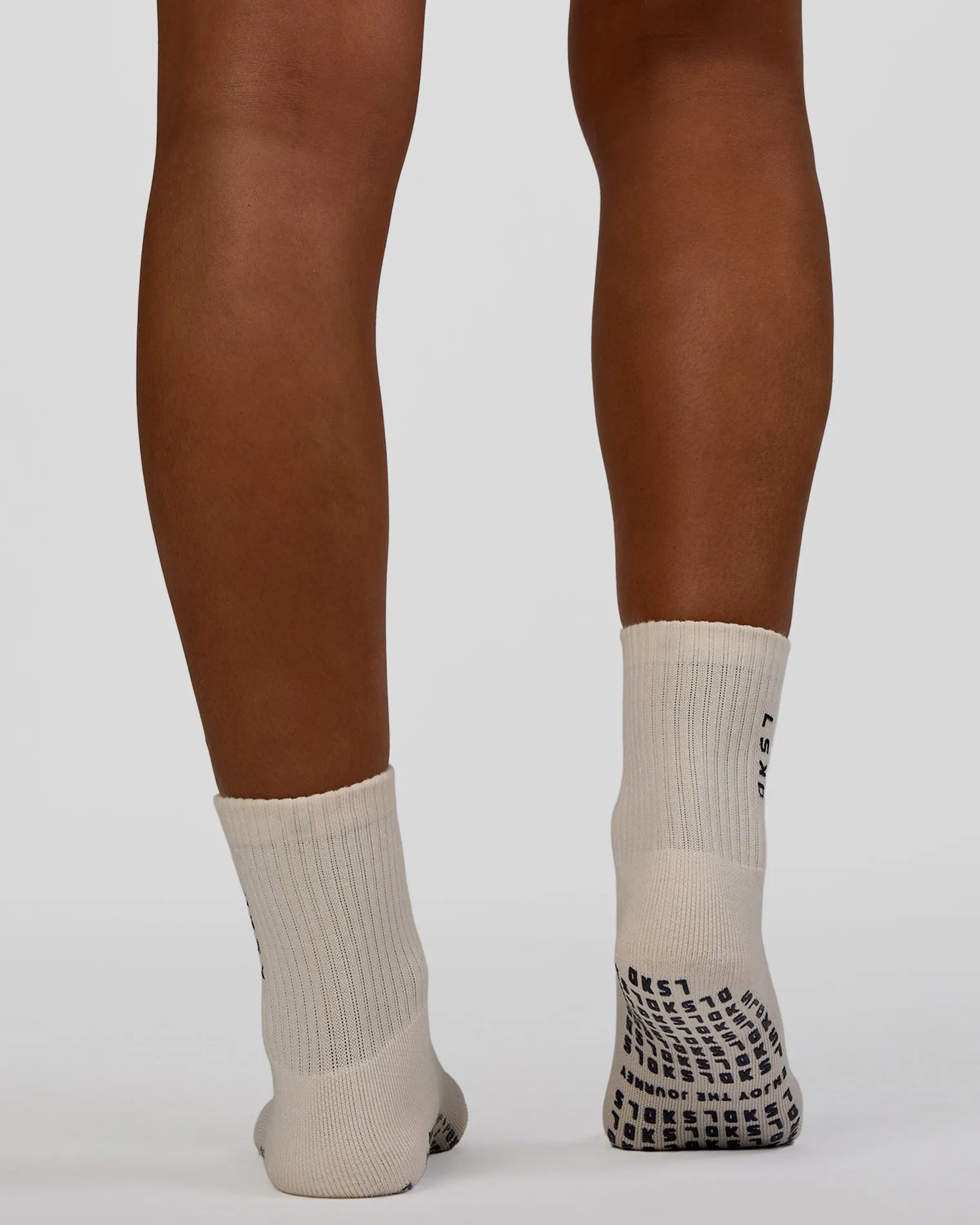 signal-pilates-crew-grip-socks-VPFLhHiM-4.webp Clearance LSKD Signal Pilates Crew Grip Socks 2.0 Off White Future Navy