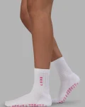 signal-pilates-crew-grip-socks-mRfIdDBl-0.webp
