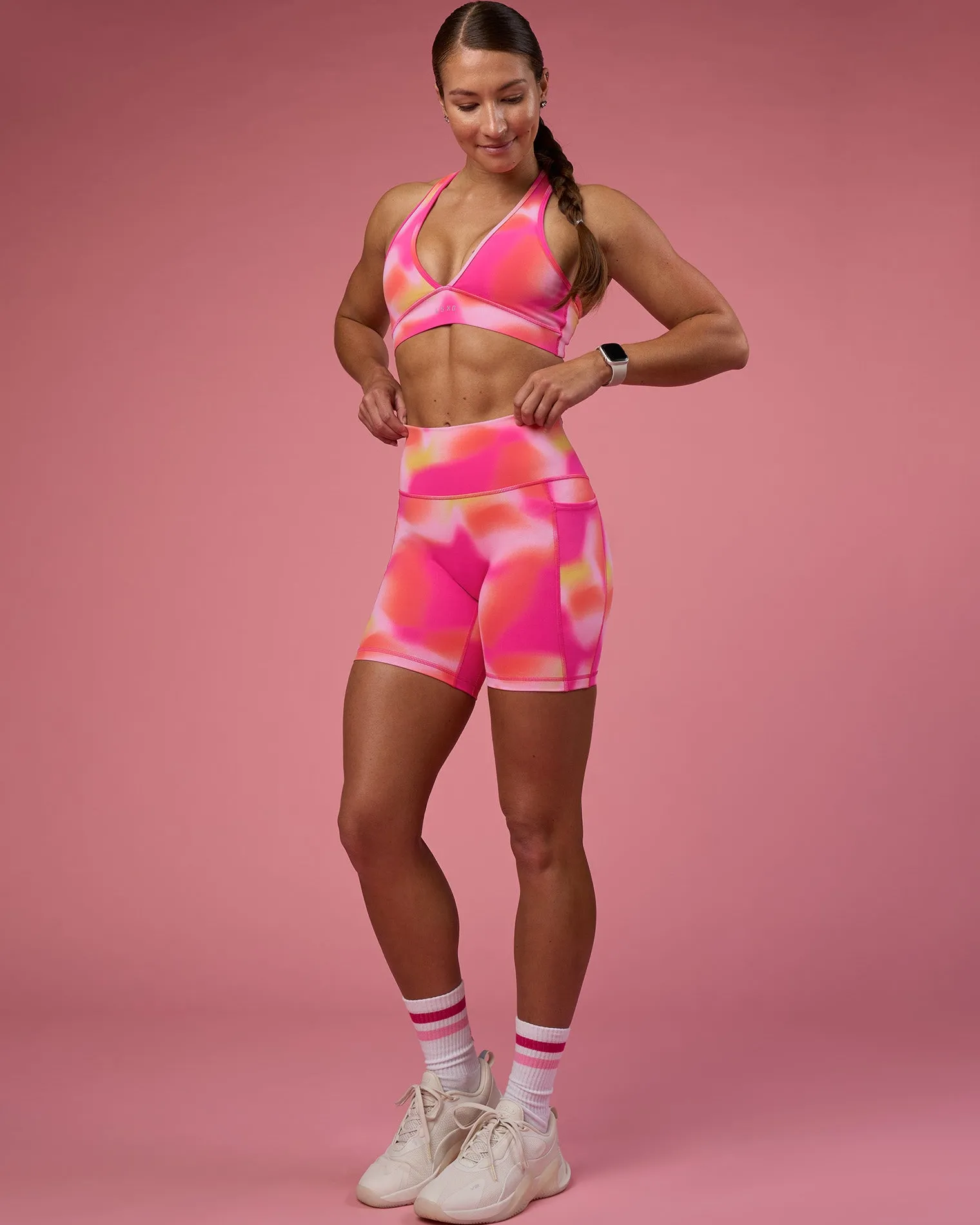 stamina-rise-sports-bra-vQLbUvAB-2.webp Outlet LSKD Stamina Rise Sports Bra Pink Glow Print