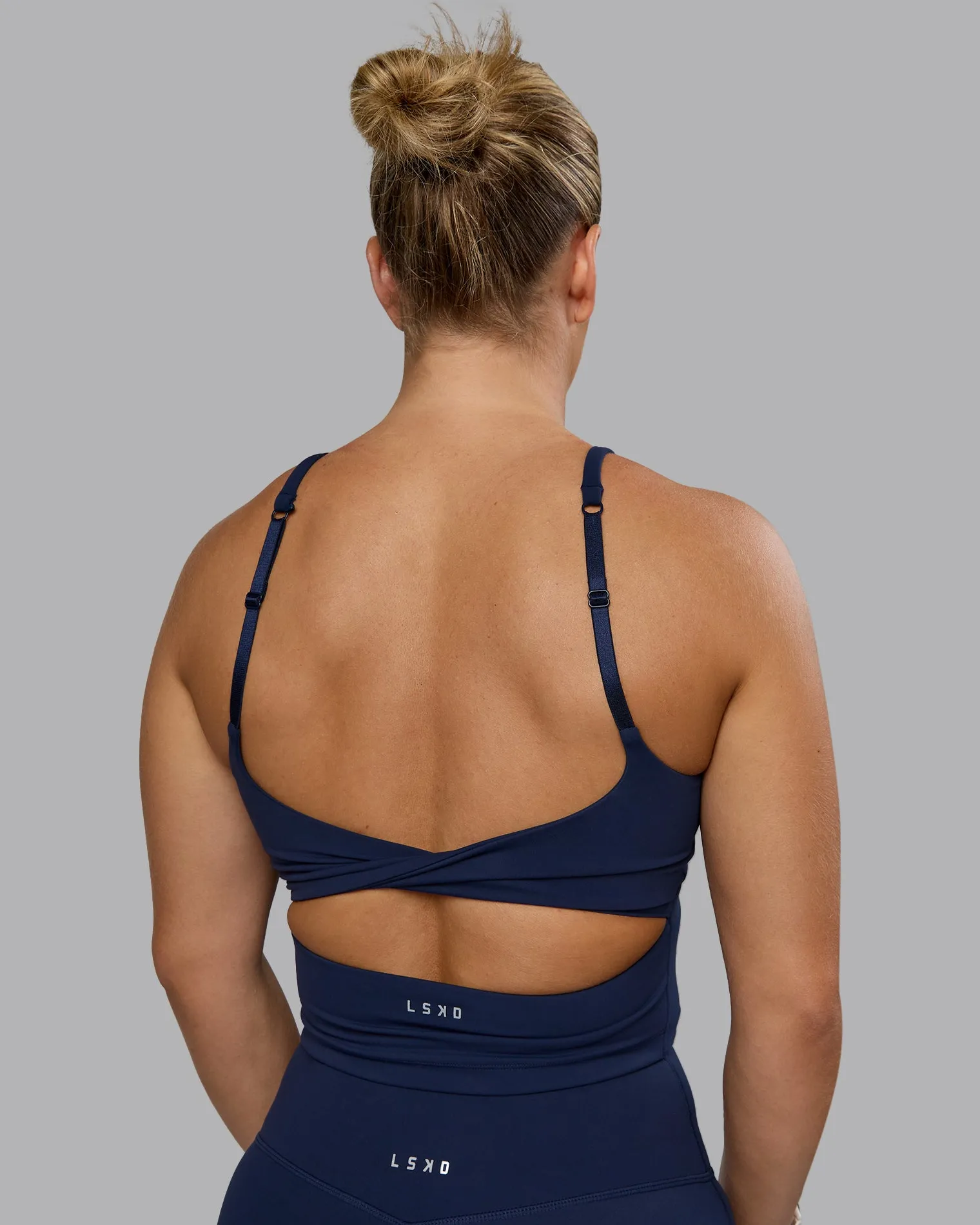 twist-shelf-bra-tank-zJvzztpq-3.webp New LSKD Twist Shelf Bra Tank Future Navy