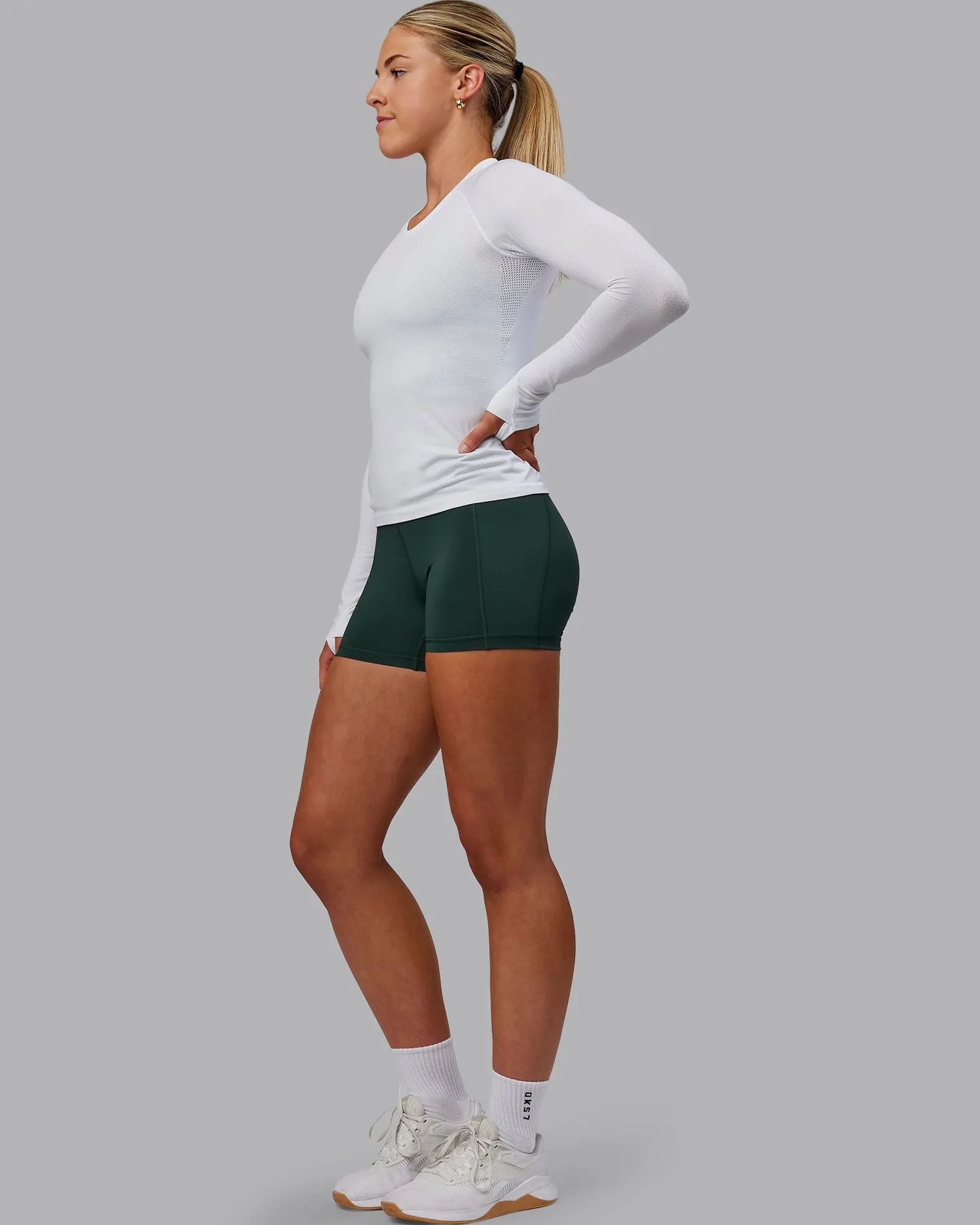 womens-aeroflx-seamless-long-s-HRtzwIwL-4.webp Outlet LSKD Womens AeroFLX+ Seamless Long Sleeve Tee White/White