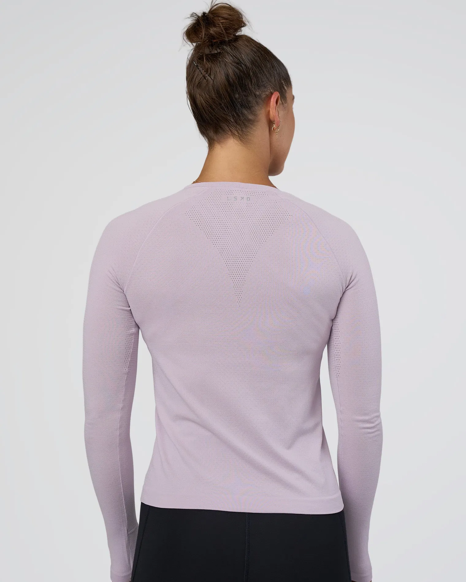 womens-aeroflx-seamless-long-s-IOIRkgEl-5.webp Online LSKD Womens AeroFLX+ Seamless Long Sleeve Tee Fair Orchid/Fair Orchid
