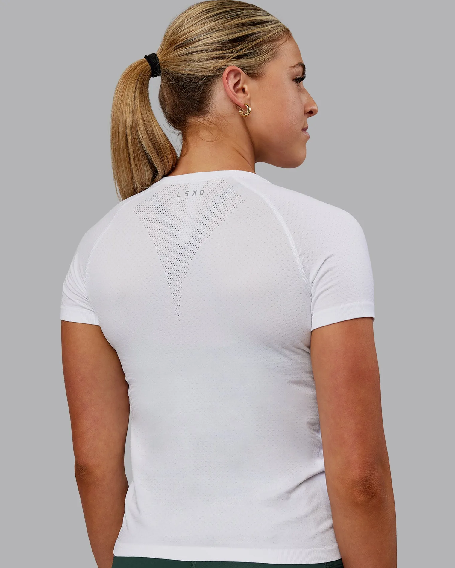 womens-aeroflx-seamless-tee-eSFxyebb-3.webp Clearance LSKD Womens AeroFLX+ Seamless Tee White/White